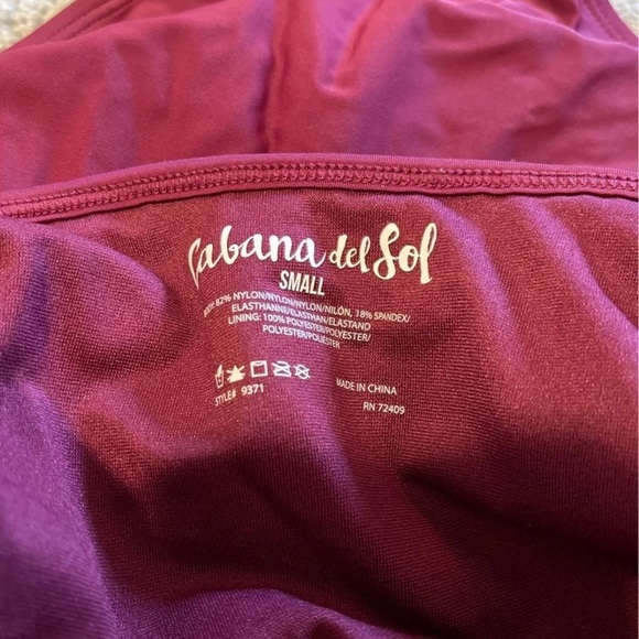 NWT Cabana Del Sol off the shoulder ruffle one piece swimsuit small - Picture 3 of 6